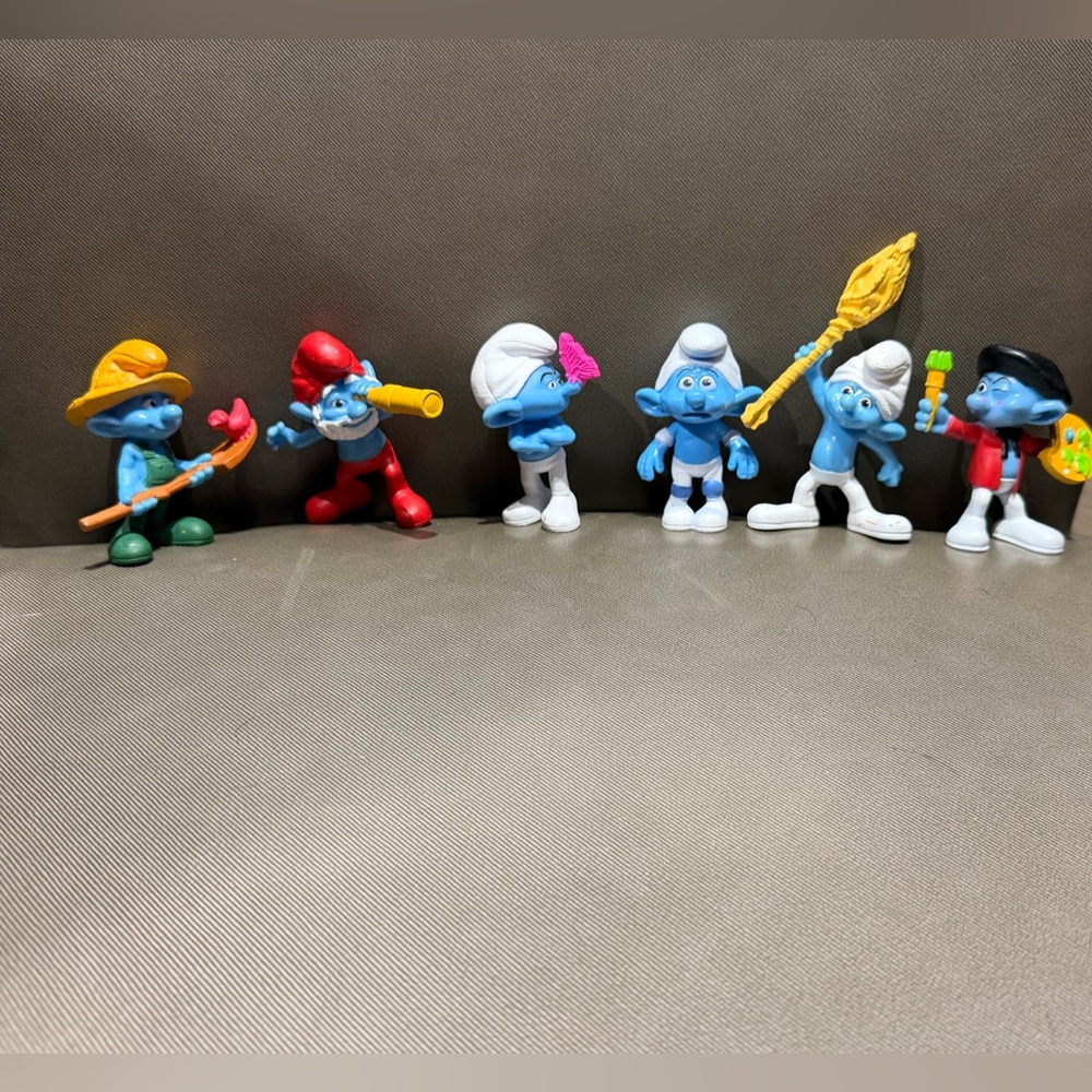 Mc Donald’s 2011 Happy Meal Smurfs Action Figure Set - Blue, Red, Yellow, Green
